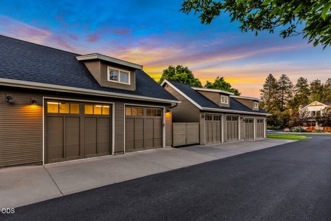 Tiny photo for 547 W Jefferson Avenue, Sisters, OR 97759 (MLS # 220223779)