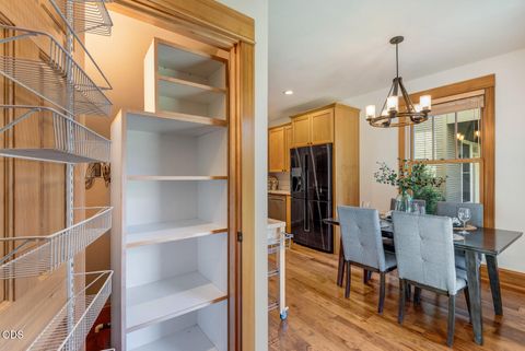 Tiny photo for 547 W Jefferson Avenue, Sisters, OR 97759 (MLS # 220223779)