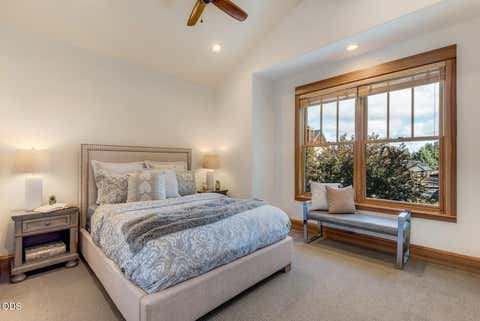 Tiny photo for 547 W Jefferson Avenue, Sisters, OR 97759 (MLS # 220223779)
