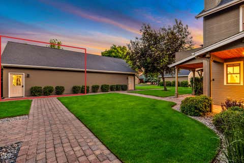 Tiny photo for 547 W Jefferson Avenue, Sisters, OR 97759 (MLS # 220223779)