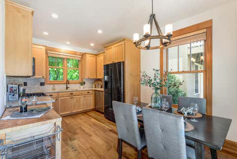 Tiny photo for 547 W Jefferson Avenue, Sisters, OR 97759 (MLS # 220223779)