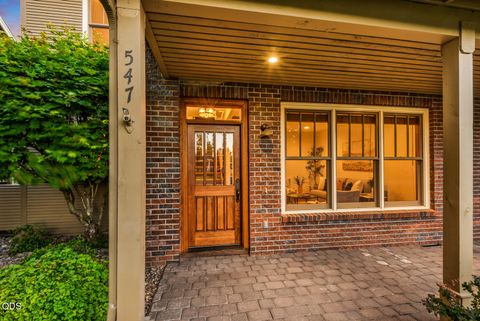 Tiny photo for 547 W Jefferson Avenue, Sisters, OR 97759 (MLS # 220223779)