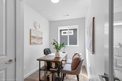 Tiny photo for 3366 NW 7th Street, Redmond, OR 97756 (MLS # 220223472)