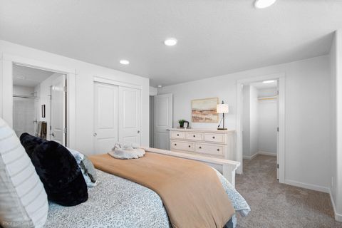 Tiny photo for 3366 NW 7th Street, Redmond, OR 97756 (MLS # 220223472)