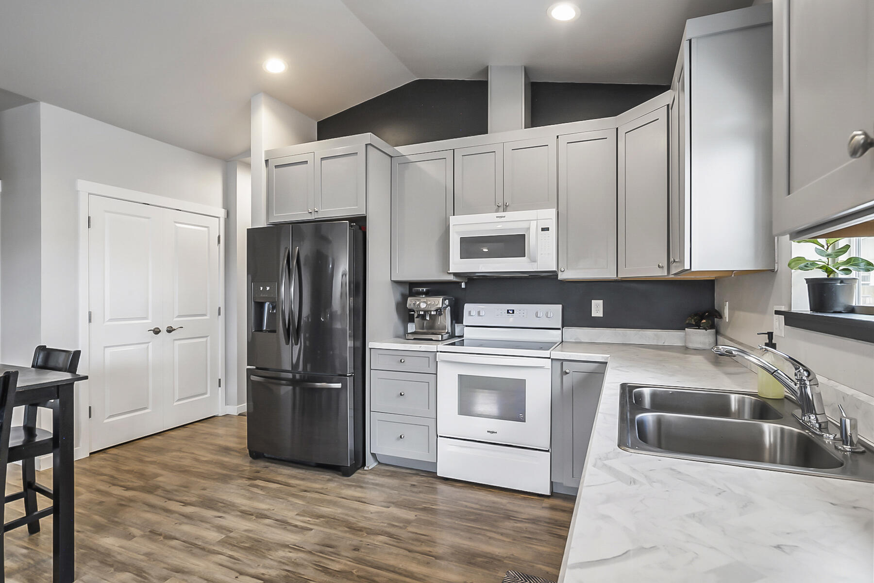 Huntington Meadows - Residential