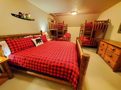 Tiny photo for 17767 Topflite Lane #UNIT 23, Sunriver, OR 97707 (MLS # 220212601)