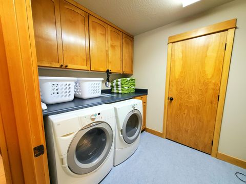 Tiny photo for 17767 Topflite Lane #UNIT 23, Sunriver, OR 97707 (MLS # 220212601)