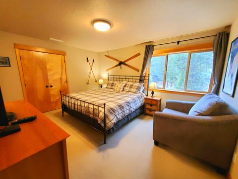 Tiny photo for 17767 Topflite Lane #UNIT 23, Sunriver, OR 97707 (MLS # 220212601)