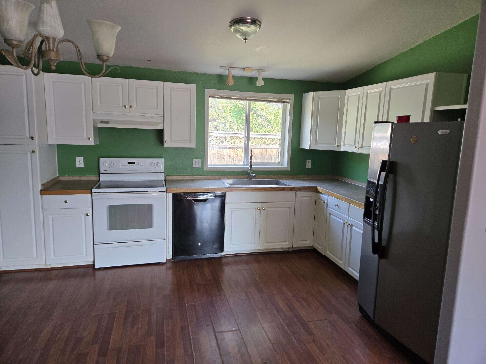20176 Hawes Lane