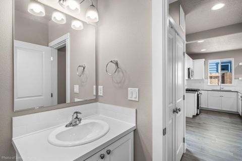 Tiny photo for 21545 NE Gather Place #69, Bend, OR 97702 (MLS # 220213181)