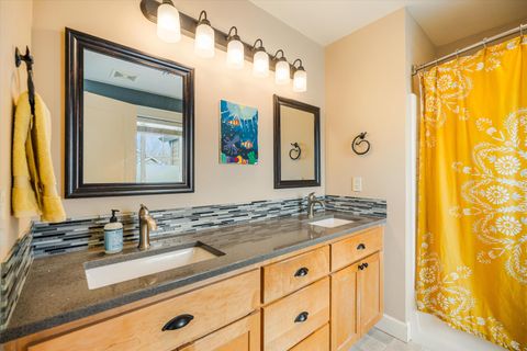 Tiny photo for 20583 Sierra Drive, Bend, OR 97701 (MLS # 220215026)