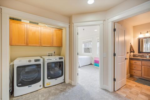 Tiny photo for 20583 Sierra Drive, Bend, OR 97701 (MLS # 220215026)