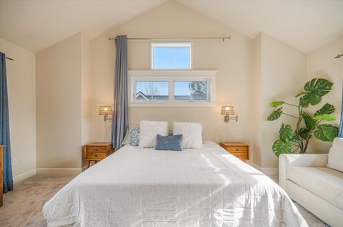 Tiny photo for 20583 Sierra Drive, Bend, OR 97701 (MLS # 220215026)