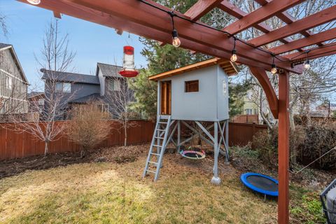Tiny photo for 20583 Sierra Drive, Bend, OR 97701 (MLS # 220215026)
