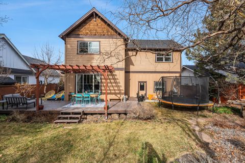 Tiny photo for 20583 Sierra Drive, Bend, OR 97701 (MLS # 220215026)