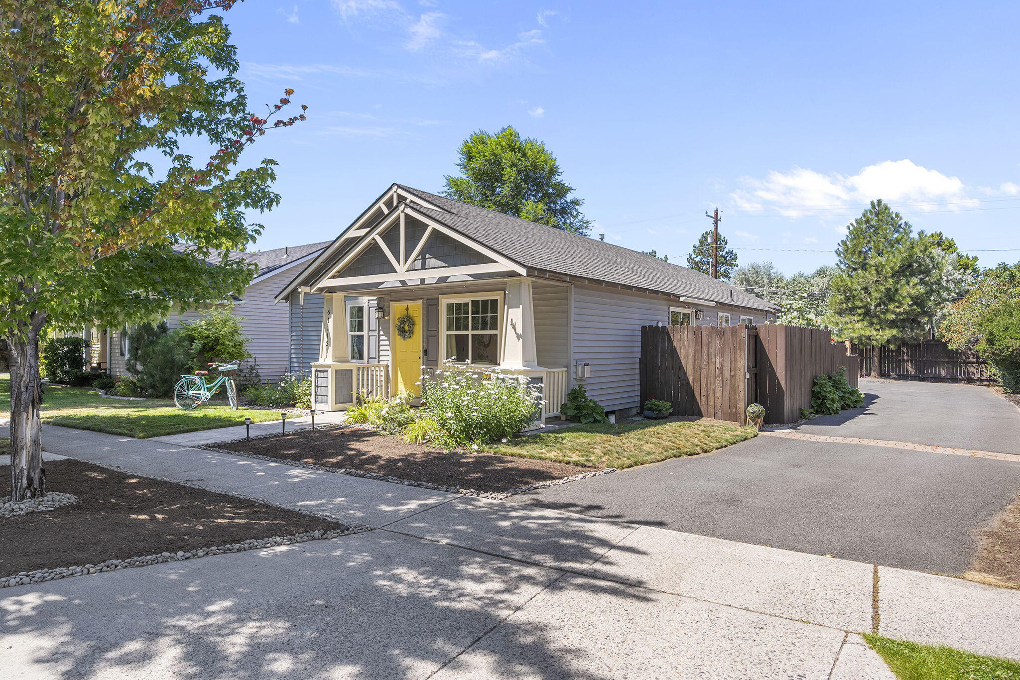 61113 Larkspur Loop