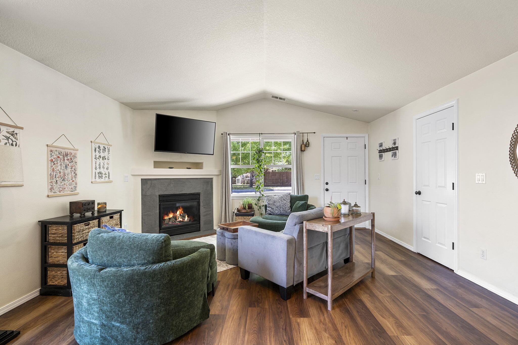 61113 Larkspur Loop