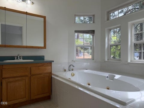 Tiny photo for 3737 Thicket Court, Klamath Falls, OR 97601 (MLS # 220222583)