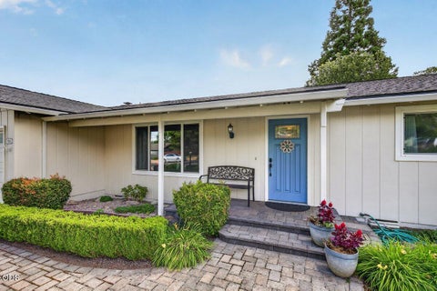Tiny photo for 931 Mira Mar Avenue, Medford, OR 97504 (MLS # 220223112)