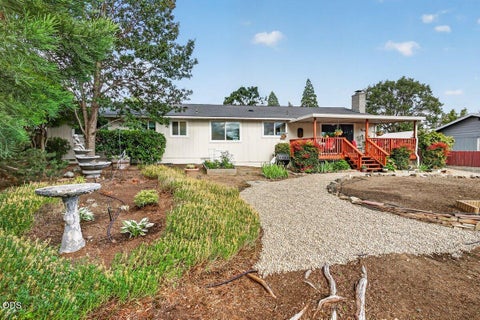 Tiny photo for 931 Mira Mar Avenue, Medford, OR 97504 (MLS # 220223112)