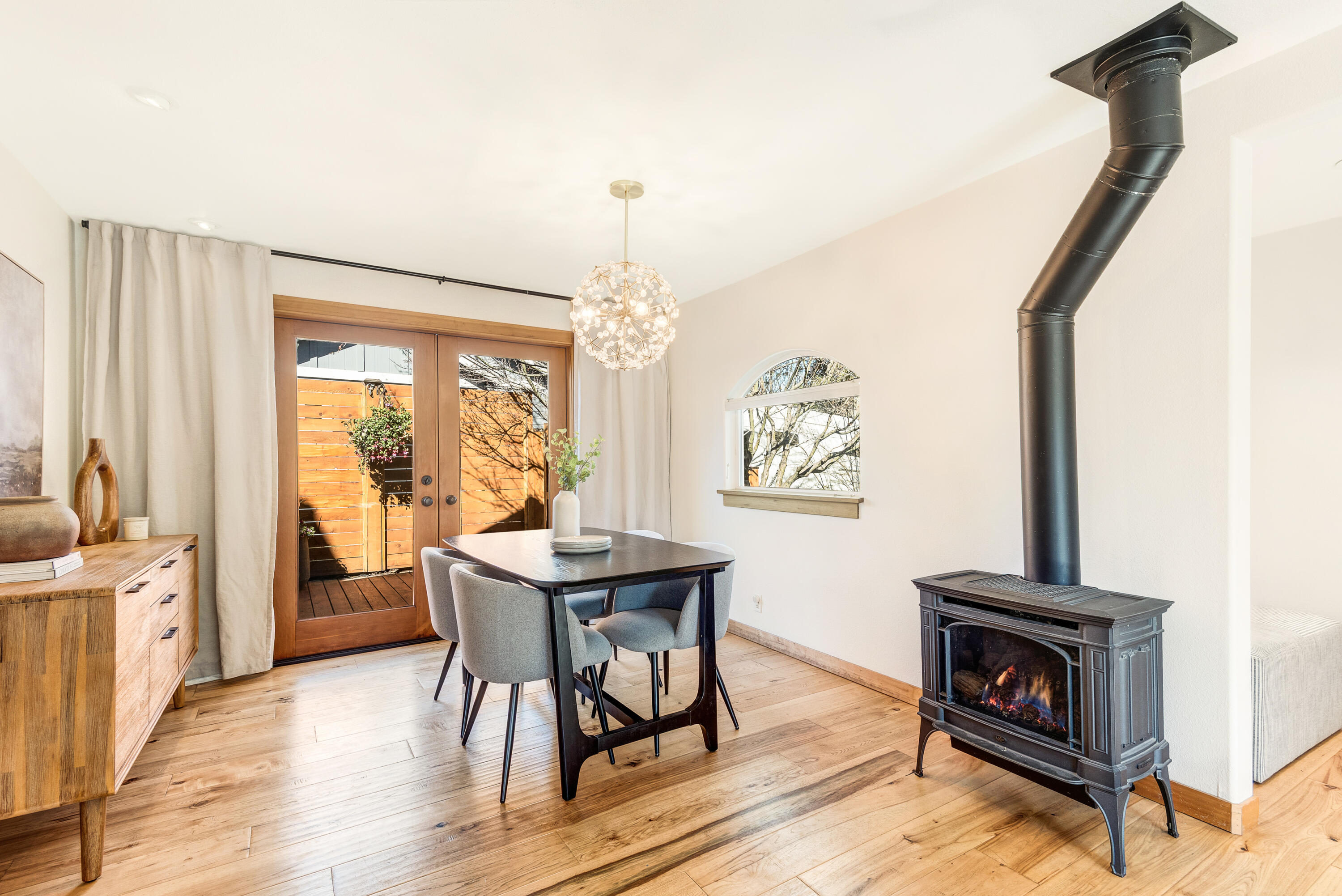 1405 NW Davenport Avenue