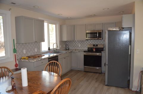 Tiny photo for 53425 Kokanee Lane, La Pine, OR 97739 (MLS # 220215921)