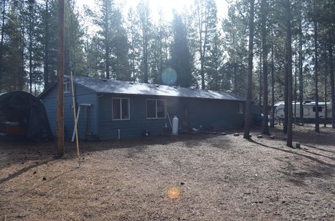 Tiny photo for 53425 Kokanee Lane, La Pine, OR 97739 (MLS # 220215921)
