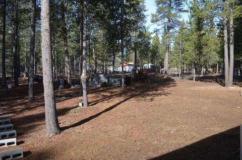 Tiny photo for 53425 Kokanee Lane, La Pine, OR 97739 (MLS # 220215921)