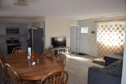 Tiny photo for 53425 Kokanee Lane, La Pine, OR 97739 (MLS # 220215921)