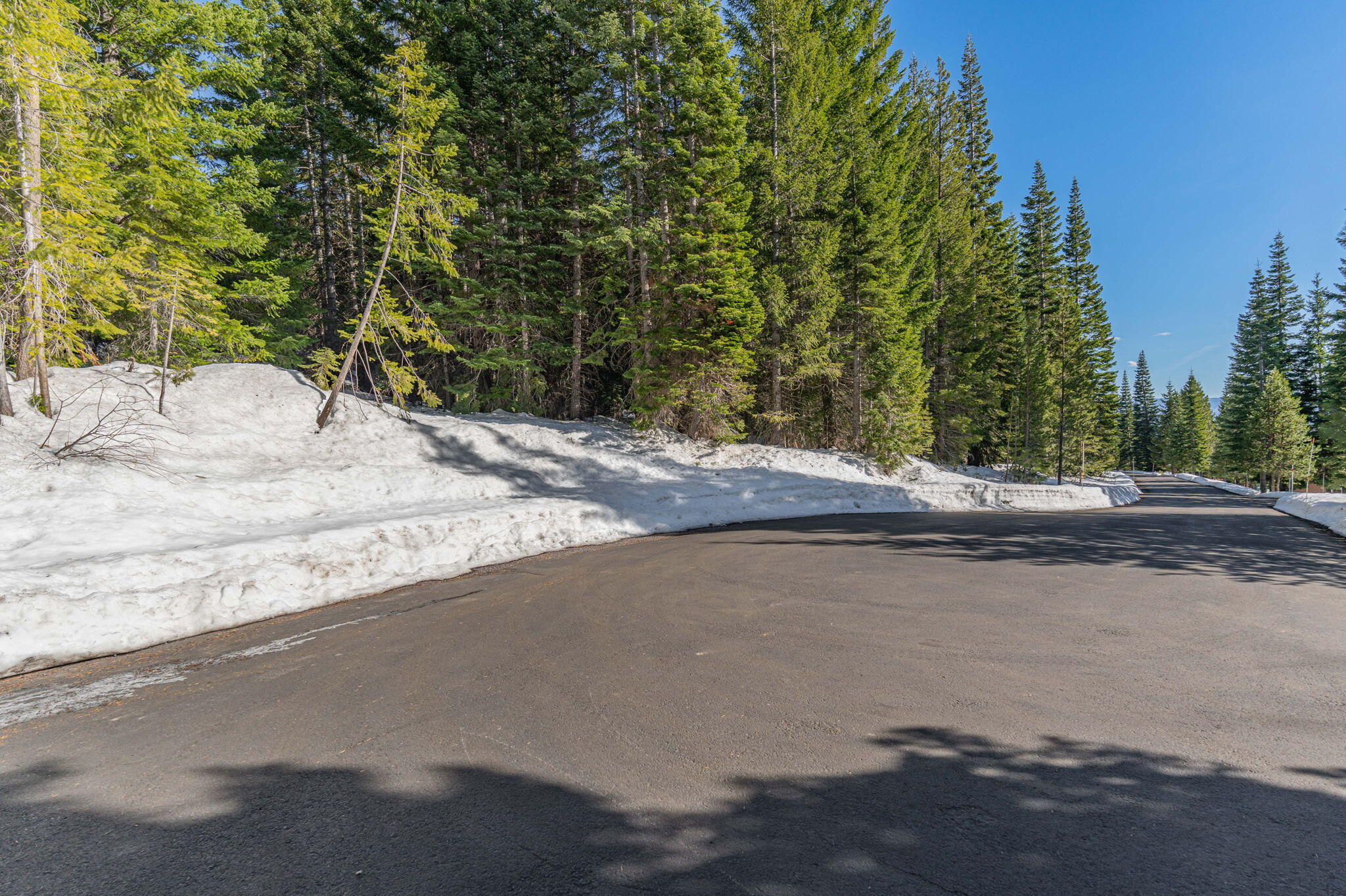 Diamond Peaks - Land