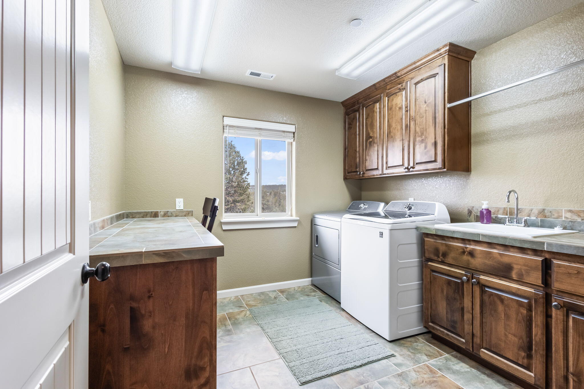 Mountain Ridge Est. - Residential