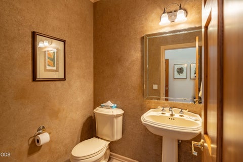 Tiny photo for 56978 Peppermill Circle #04-I, Sunriver, OR 97707 (MLS # 220229909)