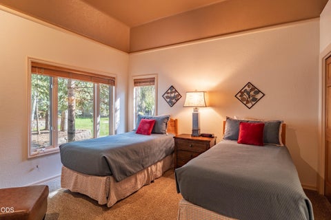 Tiny photo for 56978 Peppermill Circle #04-I, Sunriver, OR 97707 (MLS # 220229909)