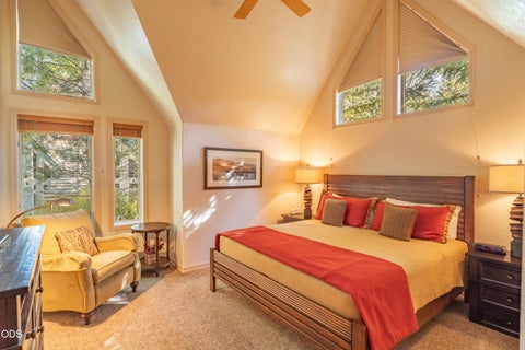 Tiny photo for 56978 Peppermill Circle #04-I, Sunriver, OR 97707 (MLS # 220229909)