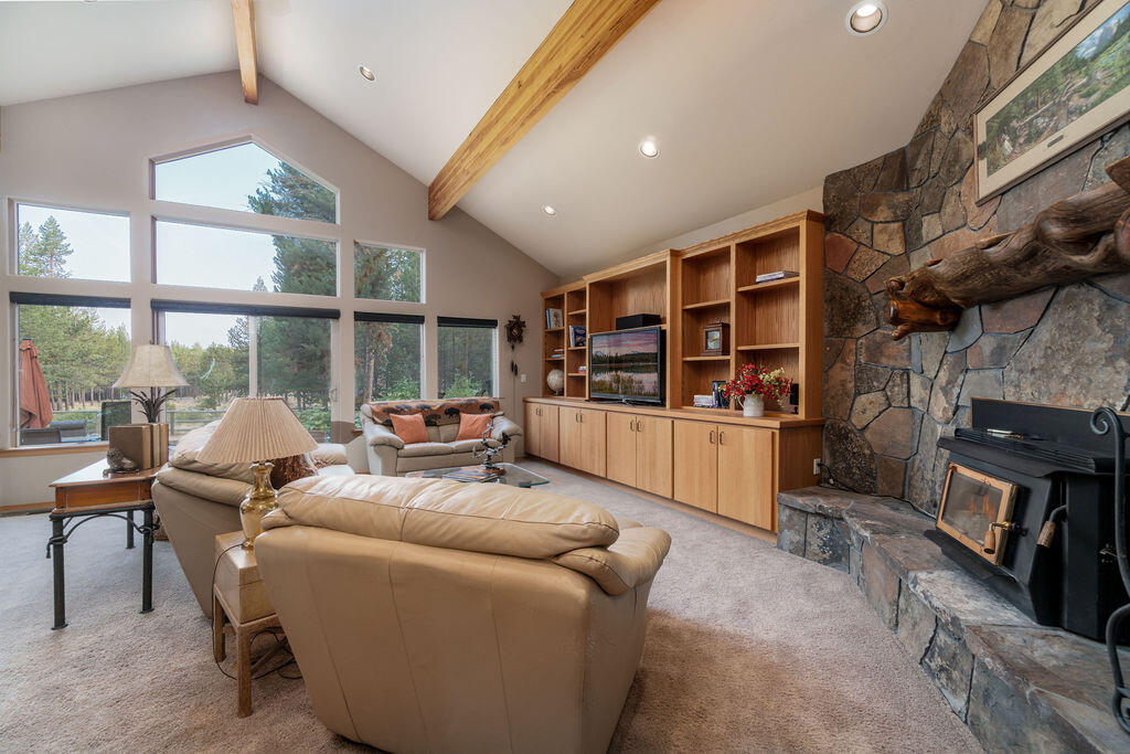 Pinewood Country Est - Residential