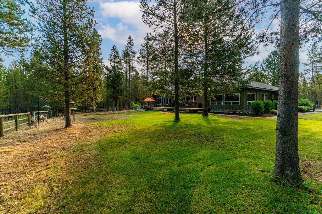 Pinewood Country Est - Residential