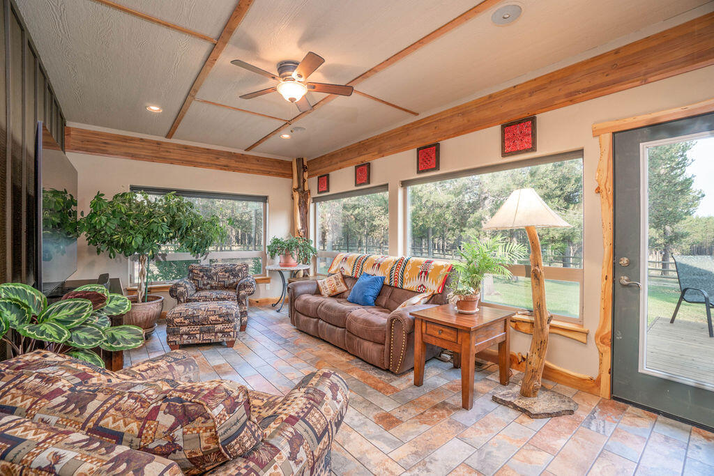 Pinewood Country Est - Residential