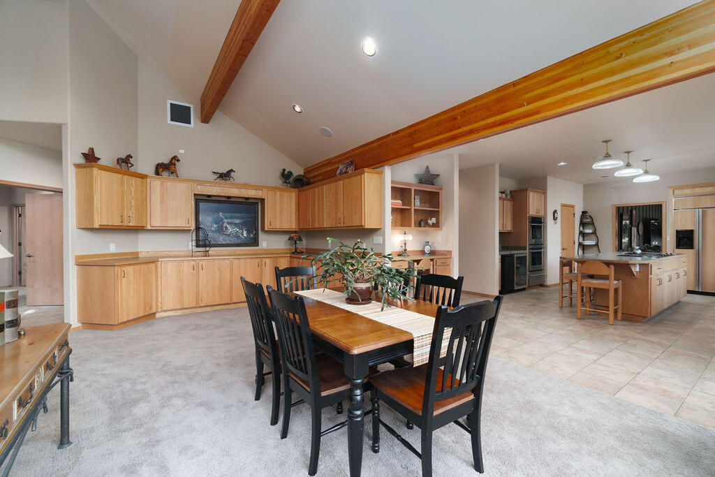 Pinewood Country Est - Residential