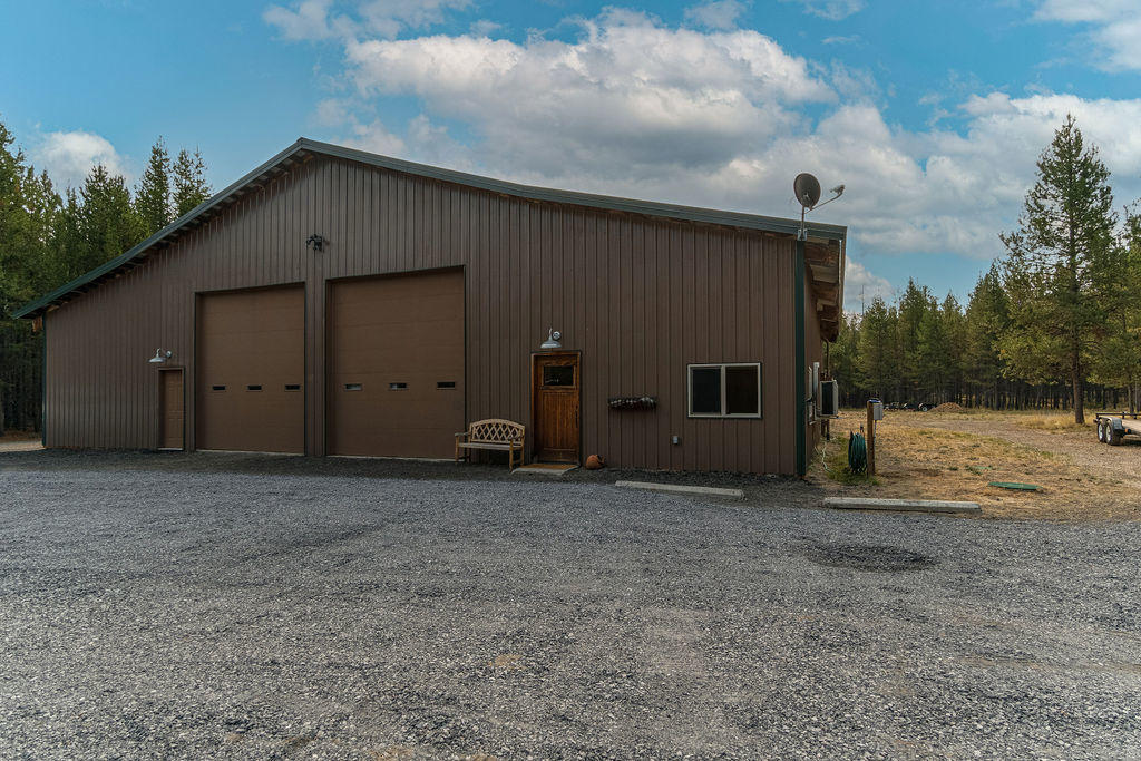 Pinewood Country Est - Residential