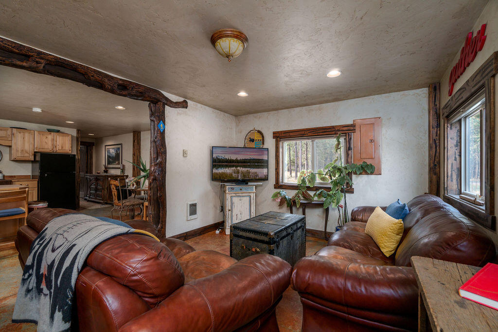 Pinewood Country Est - Residential