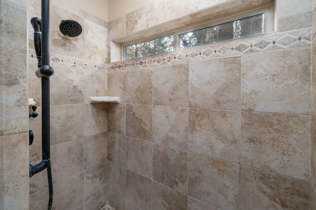 Pinewood Country Est - Residential