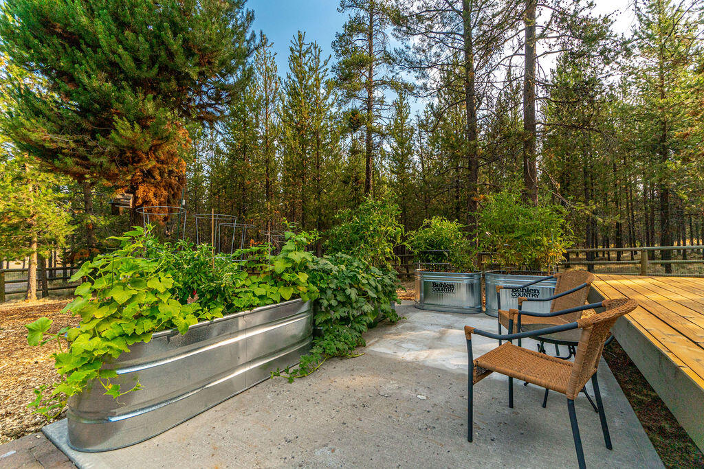 Pinewood Country Est - Residential