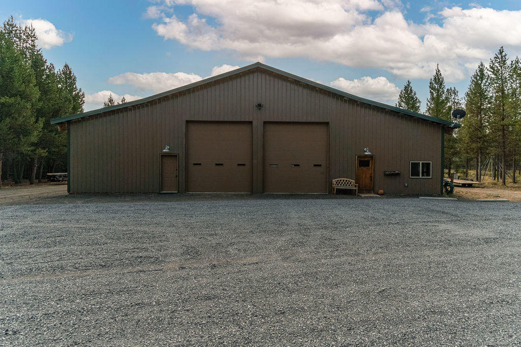 Pinewood Country Est - Residential