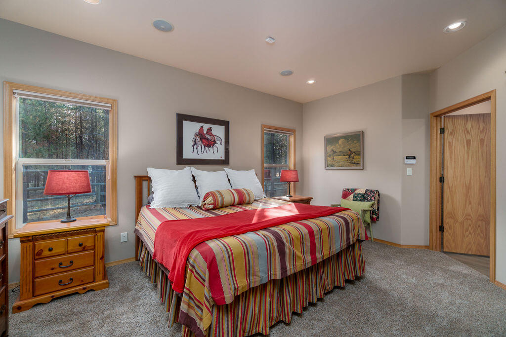 Pinewood Country Est - Residential