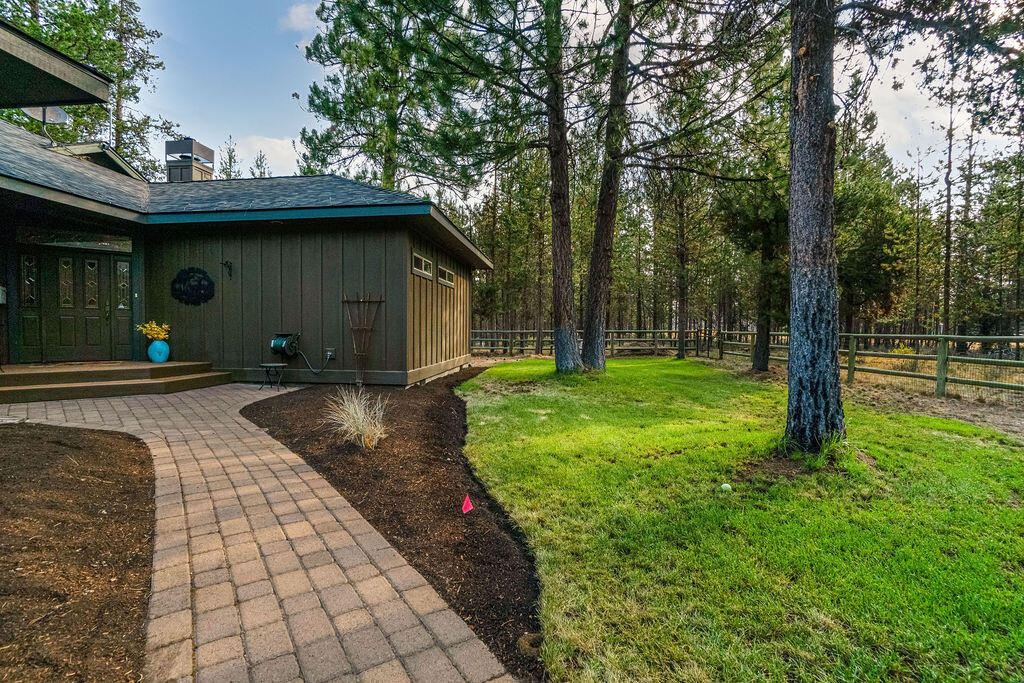 Pinewood Country Est - Residential