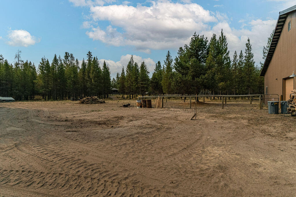 Pinewood Country Est - Residential