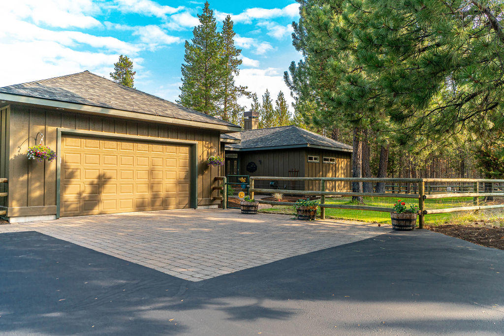 Pinewood Country Est - Residential