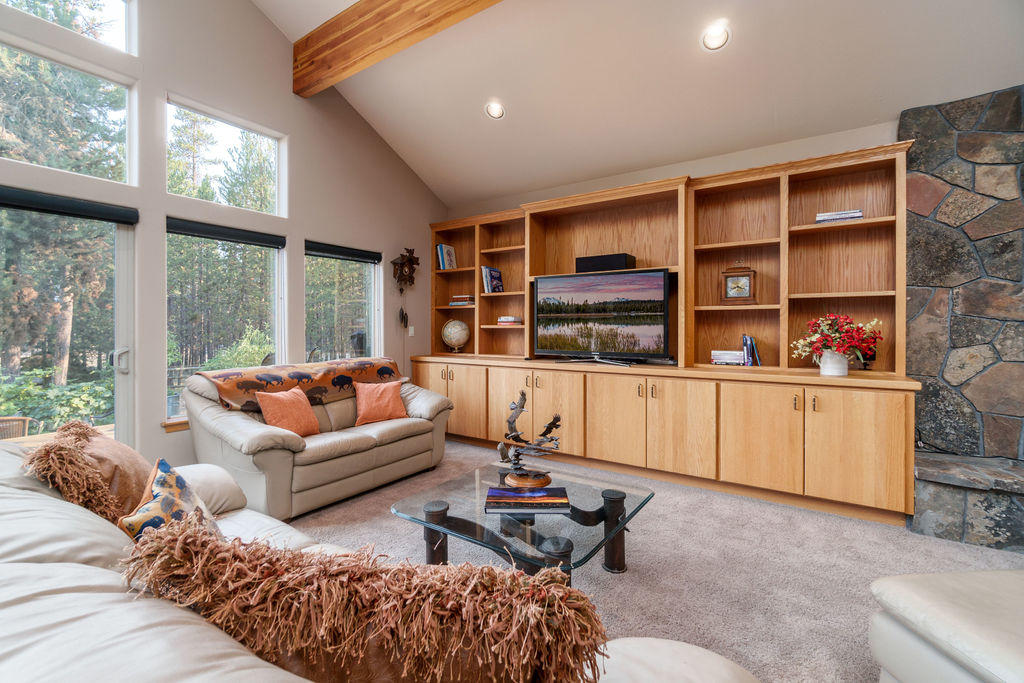 Pinewood Country Est - Residential