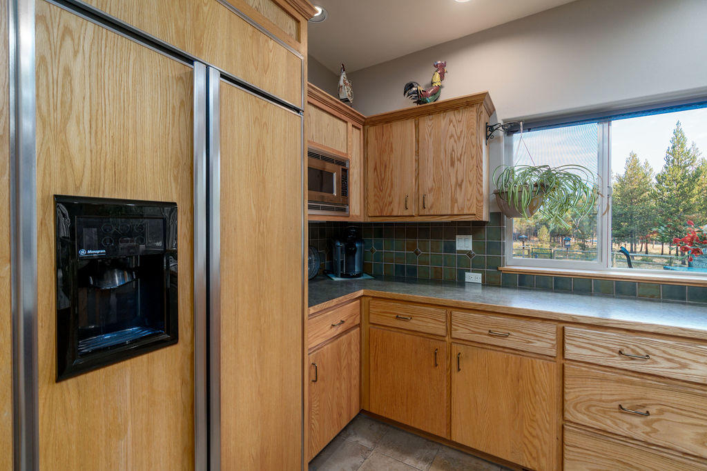 Pinewood Country Est - Residential