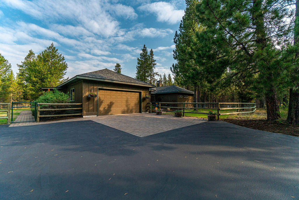 Pinewood Country Est - Residential